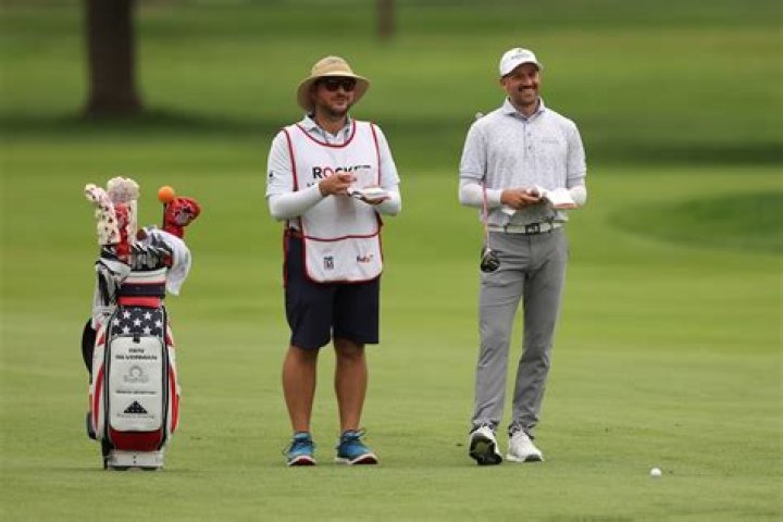 Are caddies former golfers?