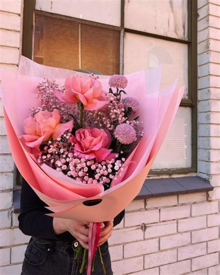 Are fake flowers a good gift?