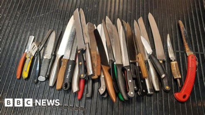Are lock knives illegal UK?