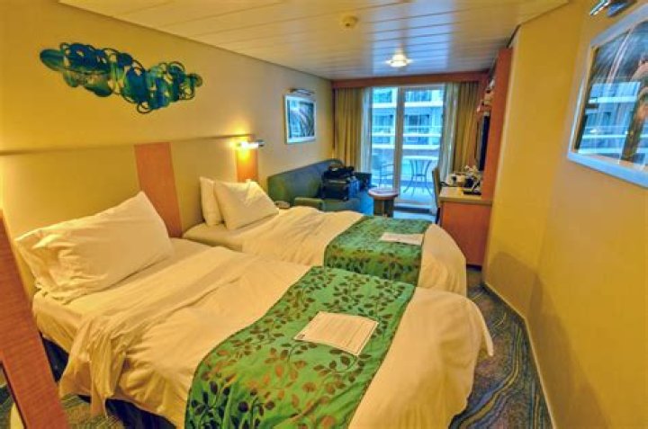 Can 3 people share a cabin on a cruise?