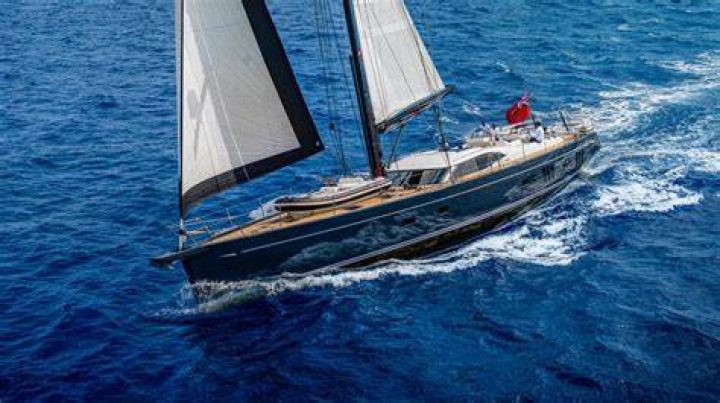 Can a 100 foot yacht cross the Atlantic?