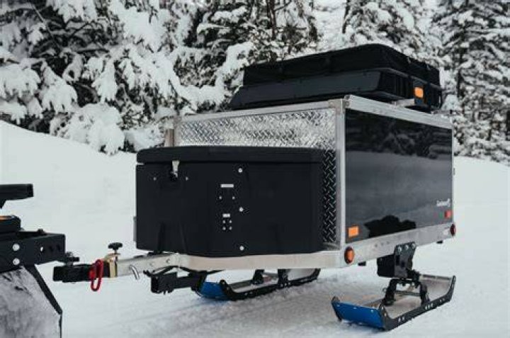 Can a snowmobile pull a trailer?