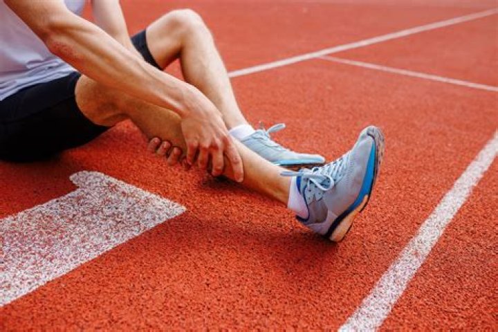 Can an athlete play with stitches?