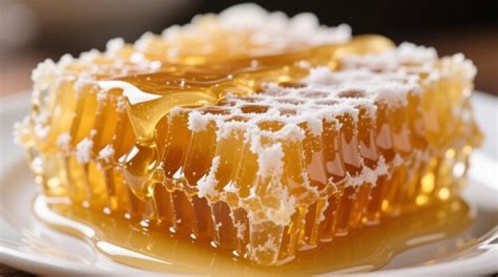 Can honey be eaten with bread?