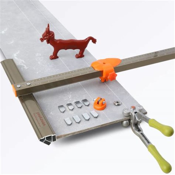 Can I cut porcelain tile with a jigsaw?