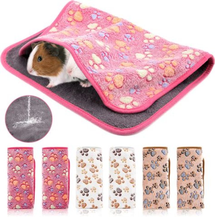 Can I use a towel for guinea pig bedding?