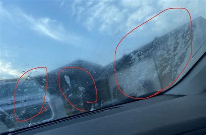Can I use vinegar on my windshield?