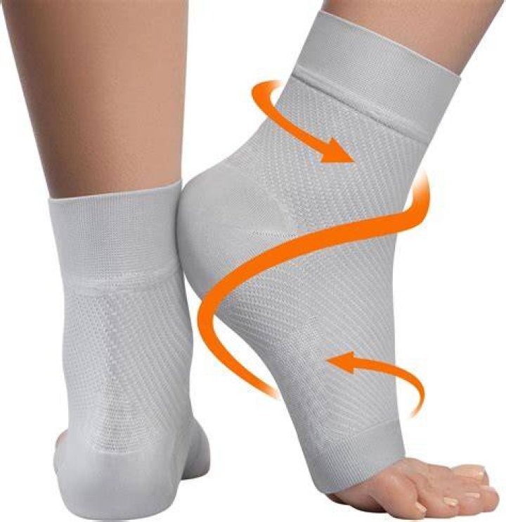 Can I wear plantar fasciitis socks to bed?