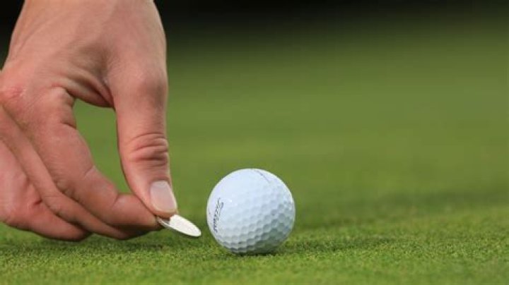 Can you align your golf ball on the green?