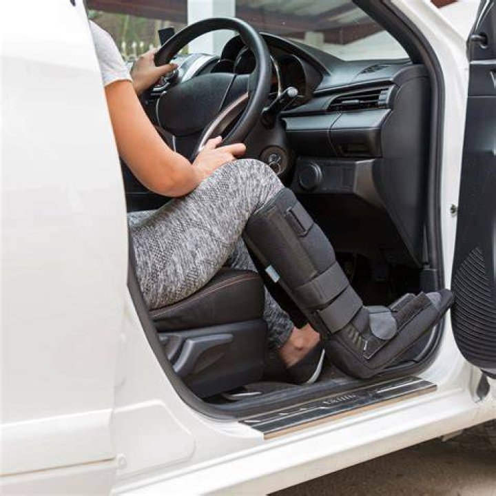 Can you drive with an ankle boot on?
