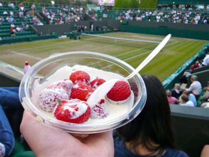 Can you eat at Wimbledon?