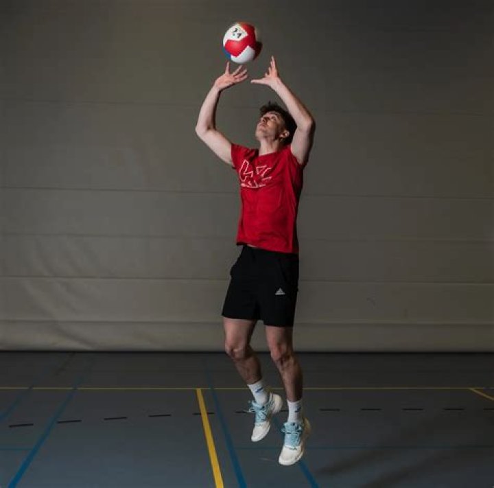 Can you jump set in volleyball?