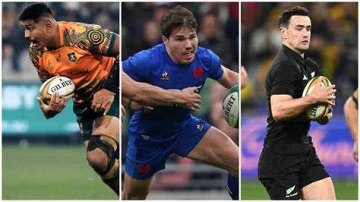 Can you replace a red carded player in rugby?