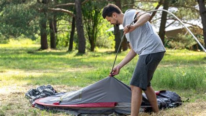Can you set up a tent on South beach?
