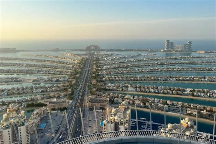 Can you sunbathe in Dubai?