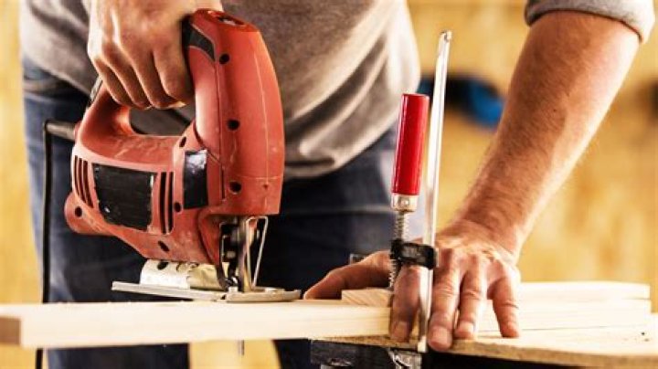 Can you use jigsaw to cut drywall?
