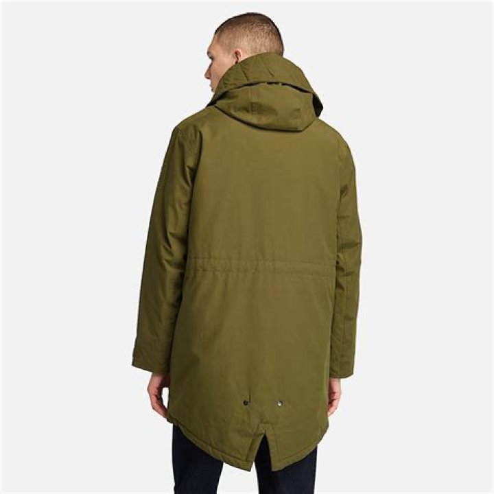 Can you wear parka for skiing?