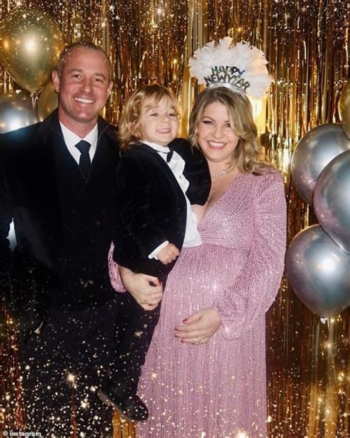 Did Lisa's daughter Pandora have a baby?