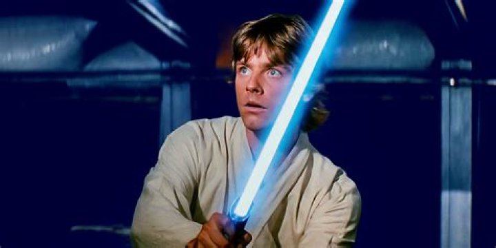 Did Luke have a blue lightsaber?