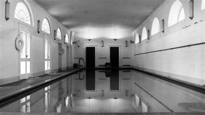 Did the White House have a swimming pool?