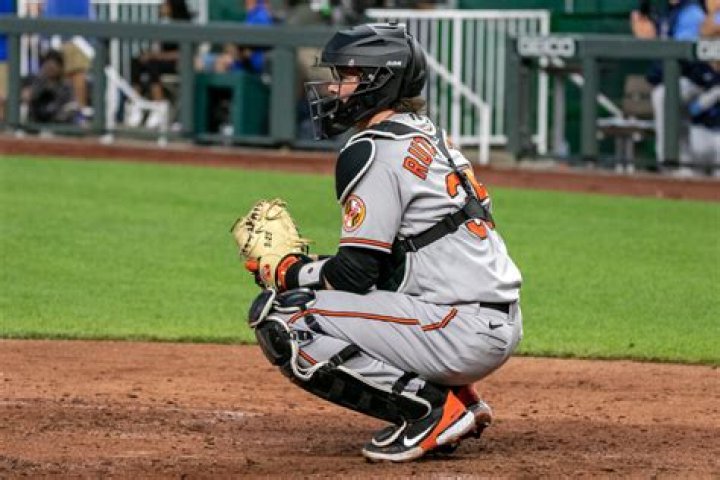 Do all MLB catchers paint their nails?