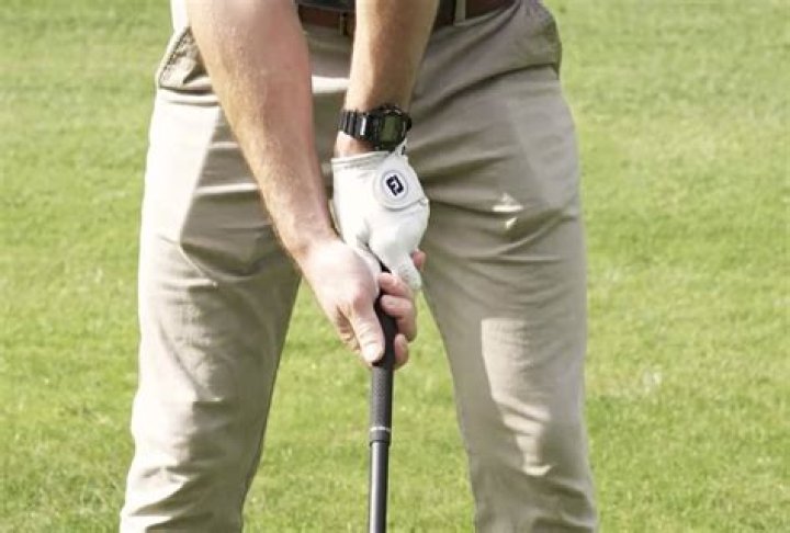 Do any professional golfers use a baseball grip?