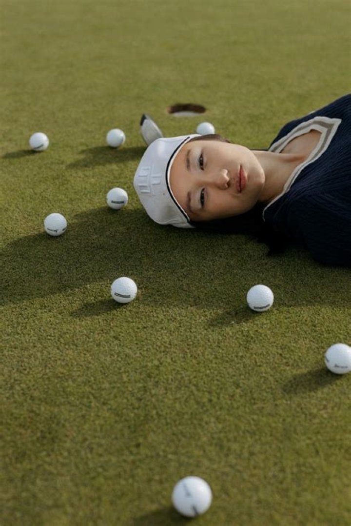 Do any pros use Srixon?