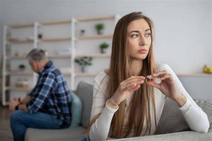 Do long-term affairs mean love?