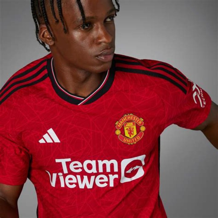 Do Manchester United own a plane?