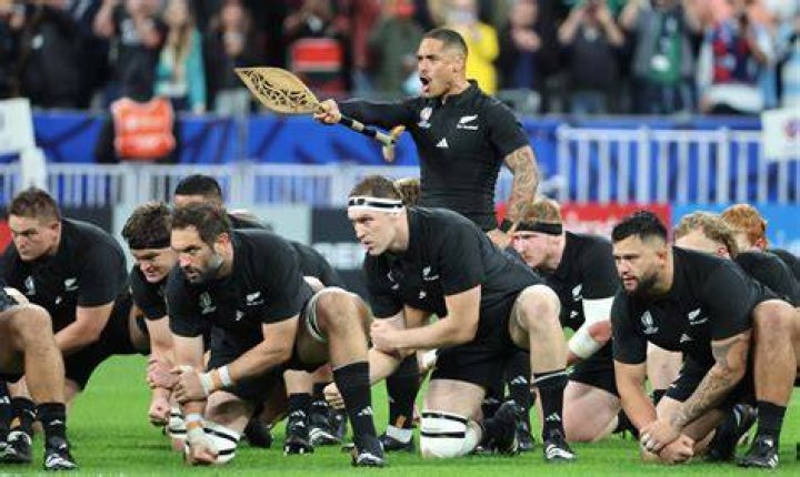 Do rugby players jog?