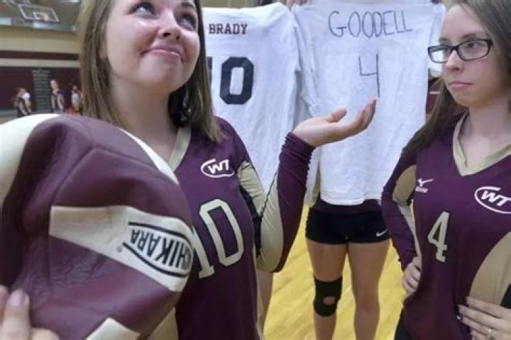 Do volleyballs come deflated?