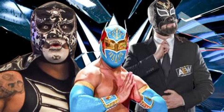 Do WWE wrestlers travel together?
