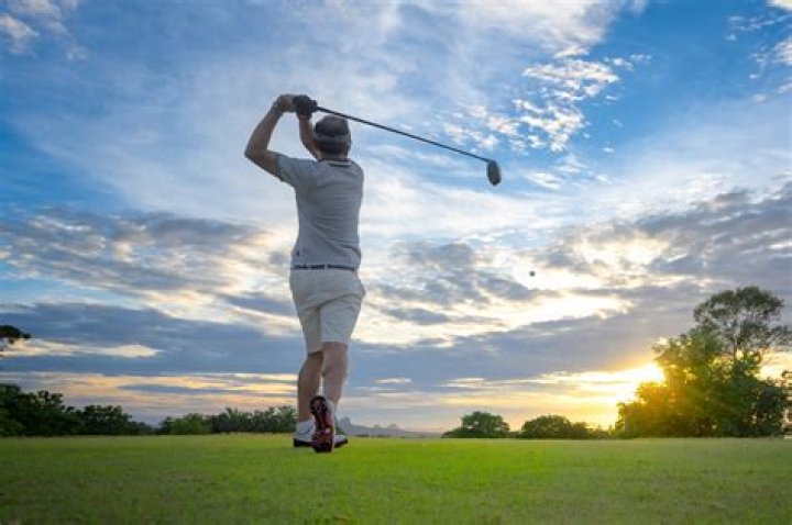 Does an air shot in golf count as a shot?