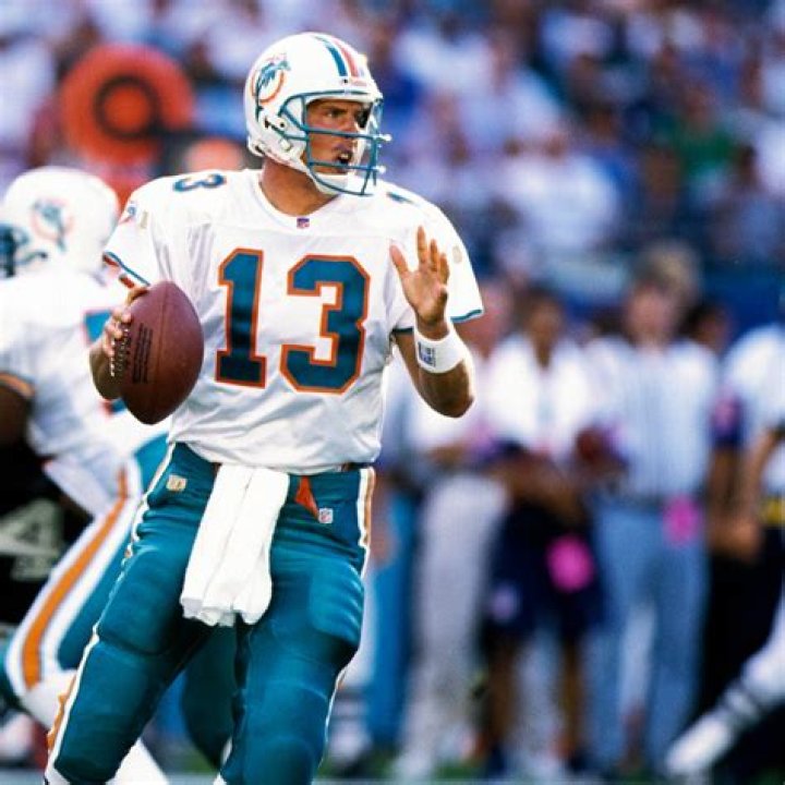 Does Dan Marino still live in Weston?