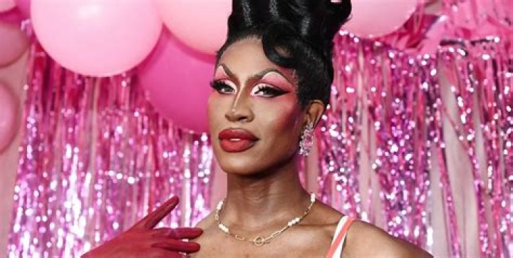 Does Drag Race film multiple endings?