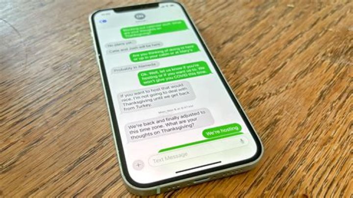 Does iMessage turn green when blocked 2020?