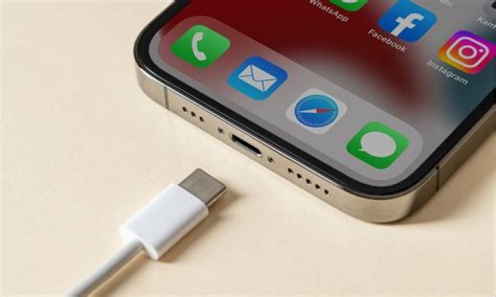 Does iPhone use USB-C?