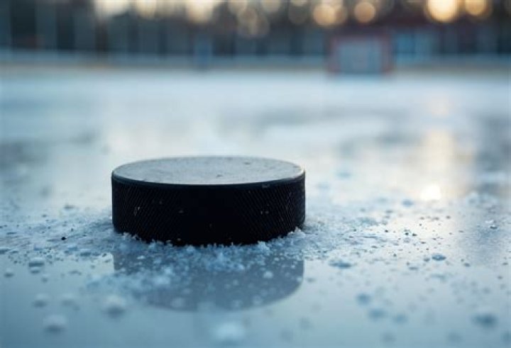Does synthetic ice ruin skates?