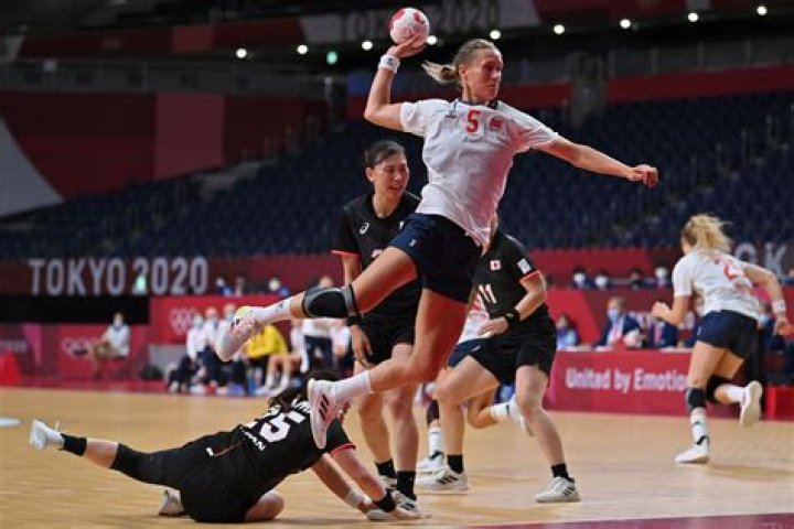 Does the US play handball in the Olympics?