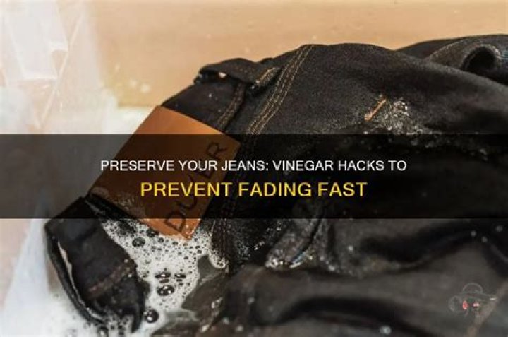 Does vinegar prevent clothes fading?