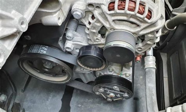 How do I know if my serpentine belt is bad?