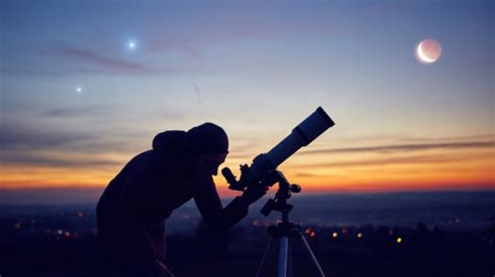 How do planets look through telescopes?