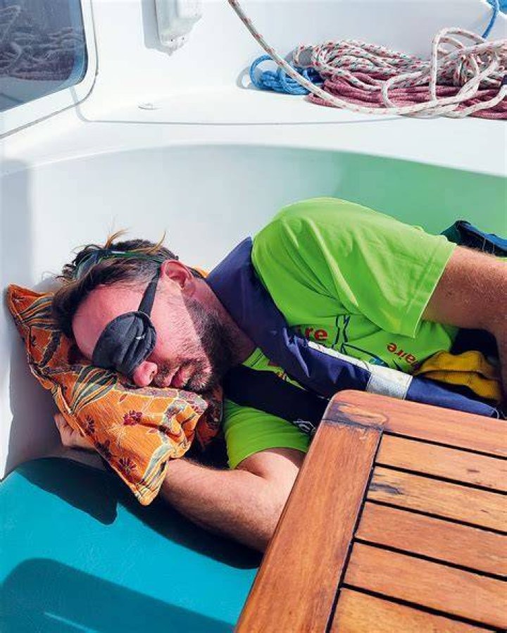 How do solo sailors sleep?