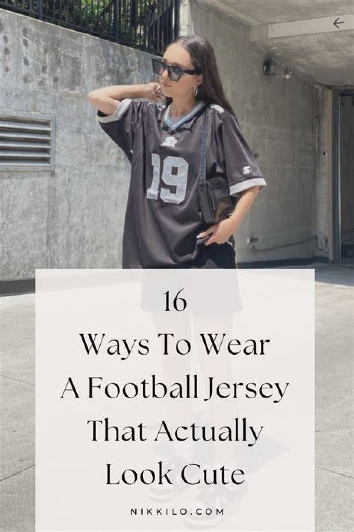 How do you make an oversized jersey look cute?