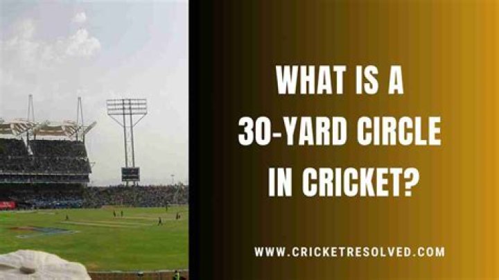 How do you mark a 30-yard circle in cricket?