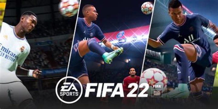 How do you play FIFA 22 online with random players?