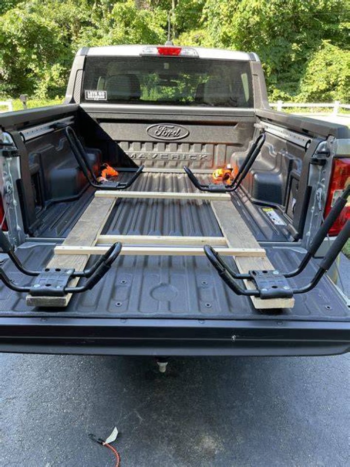 How do you transport skis in a truck bed?