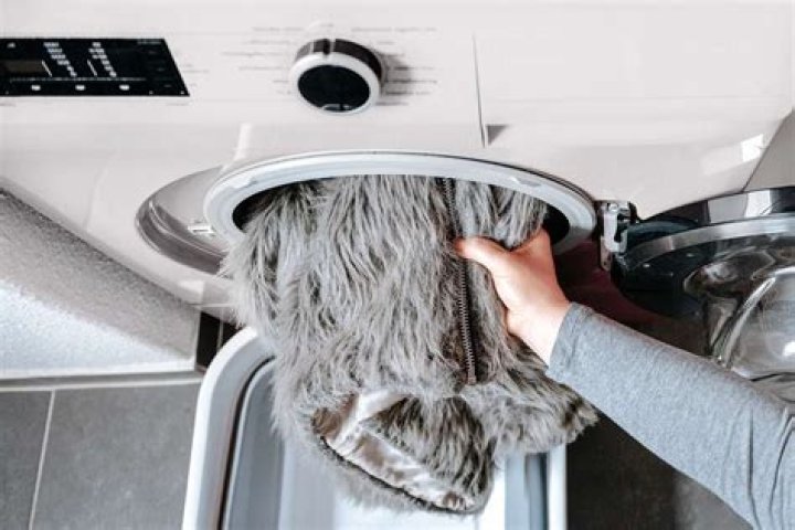 How do you wash faux fur in the washing machine?