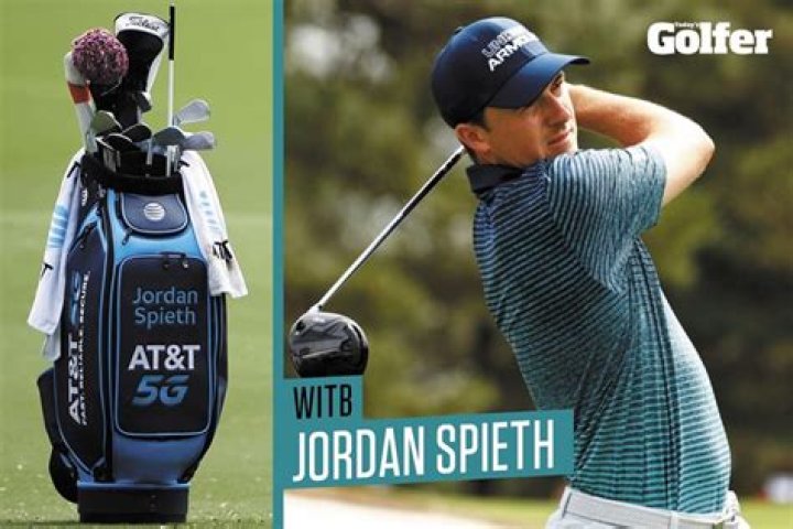 How does Jordan Spieth hold the golf club?