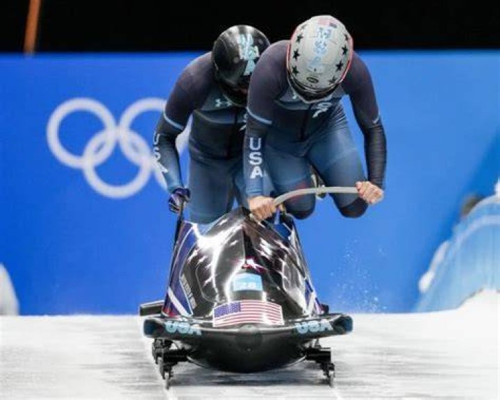 How fast is a 2 man bobsled?